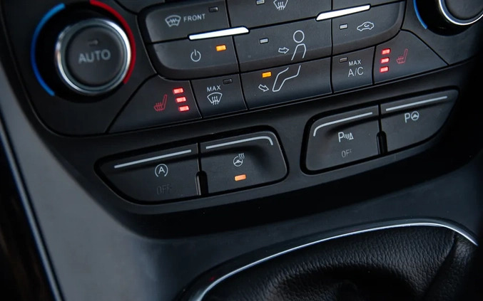 Ford Kuga cena 69990 przebieg: 93000, rok produkcji 2018 z Nowe Warpno małe 631